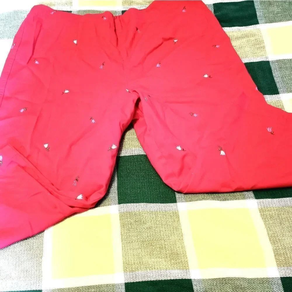 White Stag Women's Capri 14 Pink Embroidered Floral Elastic Back Waist Hot Pink